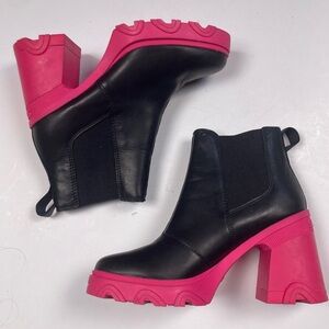 SOREL Women’s Brex Heel Platform Chelsea Boot in Black and Cactus Pink